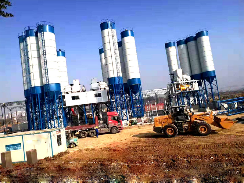大型商品混凝土攪拌站中的攪拌主機(jī)在冬季保養(yǎng)措施來(lái)了，請(qǐng)收藏！