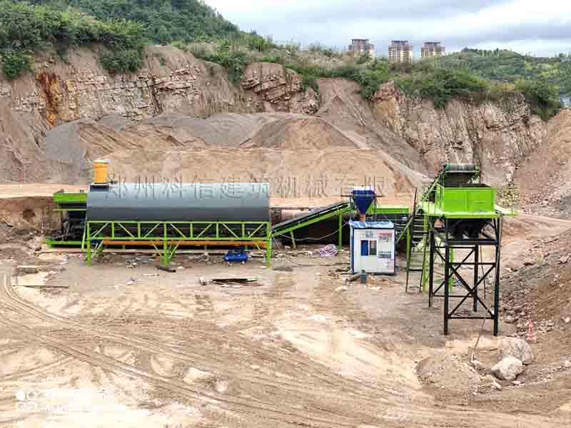 基層材料拌合站用什么？500噸的穩(wěn)定土拌和站