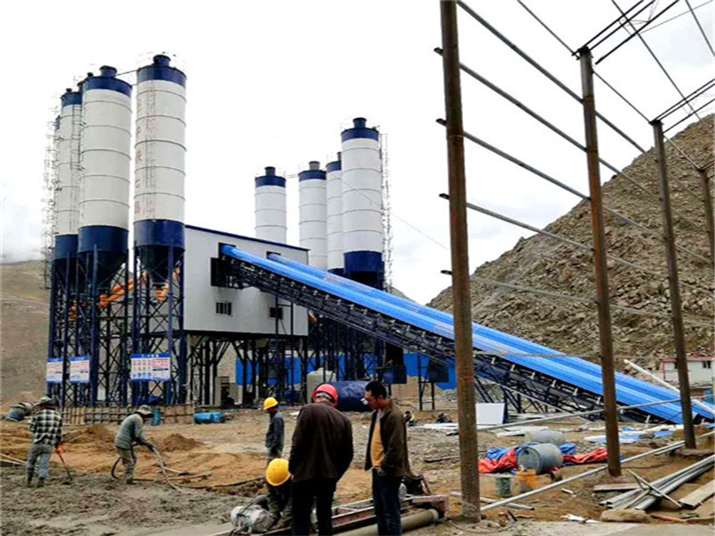 橋梁建設(shè)用的混凝土攪拌站設(shè)備，大型120工程商砼攪拌站廠家
